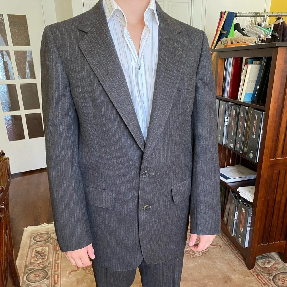 Hart Schaffner & Marx Gray Pinstripe Virgin Wool Men's Suit Made in USA